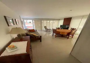 Apartamento Playa Grande 3 ambientes con cochera y balcón con wifi Solo FAMILIAS